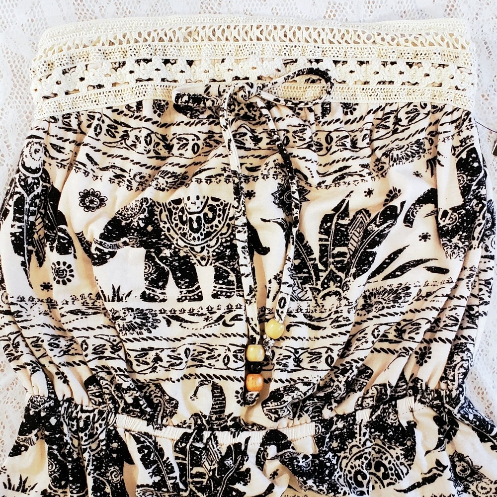 NWT  Rue21 Elephant Print Tube Top w/Lace Trim. XS - Picture 2 of 4